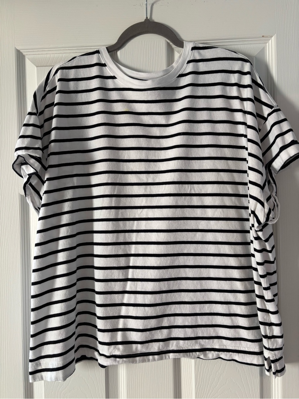 Old Navy🐼 Black & White Striped Crewneck Vintage Tee